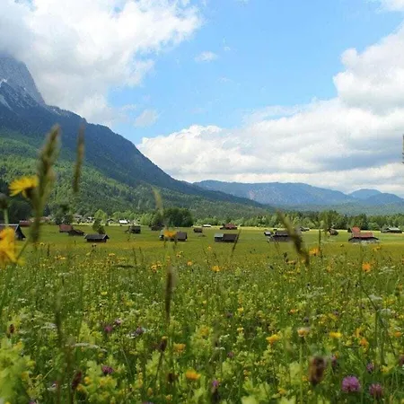 Panoramic View Comfortable Holiday Garmisch-Partenkirchen